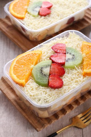 Téléchargez les photos : Petit déjeuner sain avec fruits et légumes - en image libre de droit