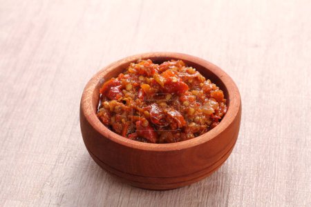 Téléchargez les photos : Tomato sauce with red pepper and parsley - en image libre de droit