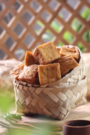Téléchargez les photos : Gros plan de pain frais cuit au four - en image libre de droit