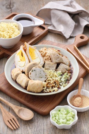 Téléchargez les photos : Nourriture coréenne, nouilles de riz et sauce soja - en image libre de droit