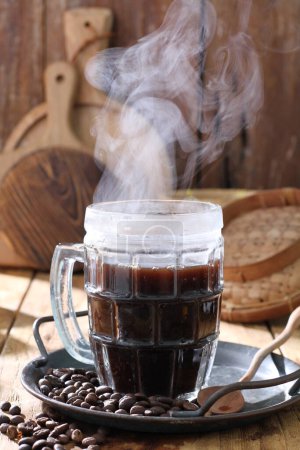 Foto de Granos de café con chocolate caliente - Imagen libre de derechos