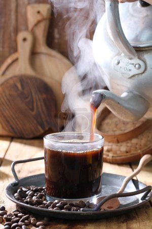 Téléchargez les photos : Tasse de café noir - en image libre de droit