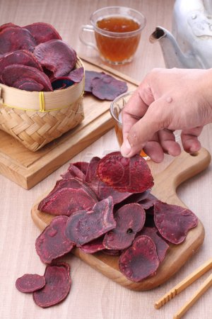 Téléchargez les photos : Steak de bœuf au piment rouge frais - en image libre de droit