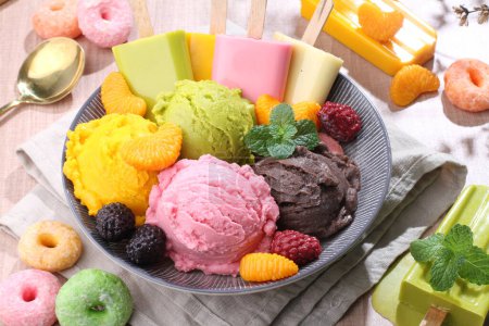 Foto de Conjunto de helado colorido - Imagen libre de derechos
