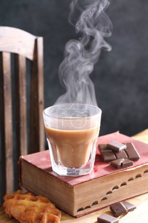 Téléchargez les photos : Glace au chocolat avec café - en image libre de droit