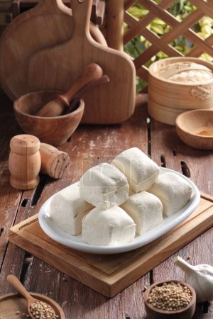 Foto de Tofu de leche suave y sabrosa en la mesa de la cocina - Imagen libre de derechos