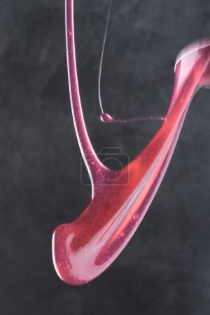 Foto de Chapoteo abstracto de vino tinto - Imagen libre de derechos