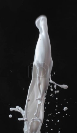 Téléchargez les photos : Éclaboussure de lait sur un fond noir. Illustration 3 d, rendu 3 d. - en image libre de droit