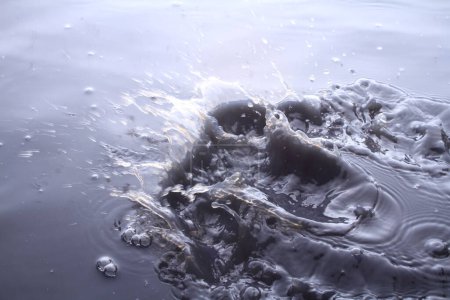 Téléchargez les photos : Éclaboussure d'eau, fond abstrait - en image libre de droit