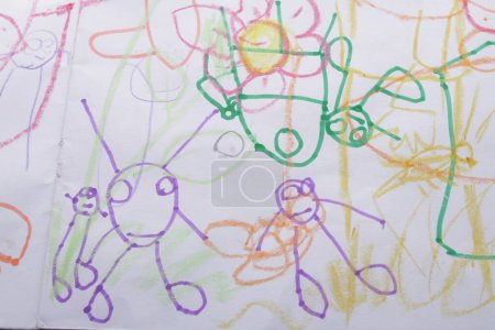 Téléchargez les photos : Le dessin des enfants. dessin coloré sur papier. - en image libre de droit