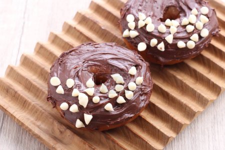 Foto de Donut con glaseado de chocolate - Imagen libre de derechos