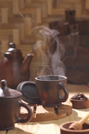 Foto de Olla de té y ceremonia del té en la mesa - Imagen libre de derechos