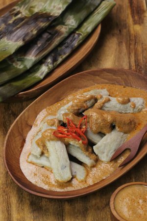 Téléchargez les photos : Cuisine indonésienne nourriture et poisson frit, cuisine indonésienne. - en image libre de droit