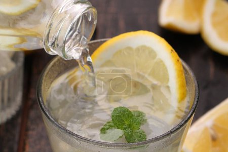 Téléchargez les photos : Soda citron à la menthe - en image libre de droit
