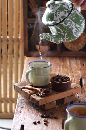 Téléchargez les photos : Cérémonie du thé aux feuilles vertes - en image libre de droit