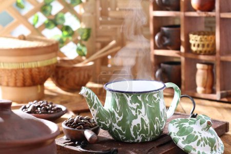 Foto de Ceremonia del té con bebida caliente y tetera - Imagen libre de derechos
