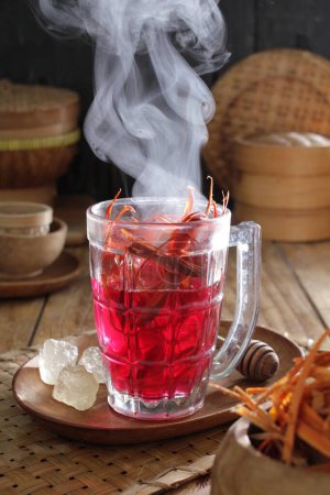 Foto de Una taza de té con un vapor saliendo de ella - Imagen libre de derechos