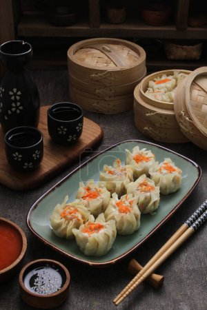 Foto de Albóndigas de comida asiática, verduras al vapor - Imagen libre de derechos