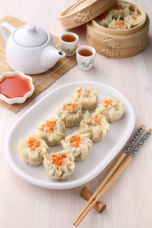 Foto de Albóndigas chinas con carne y verduras - Imagen libre de derechos