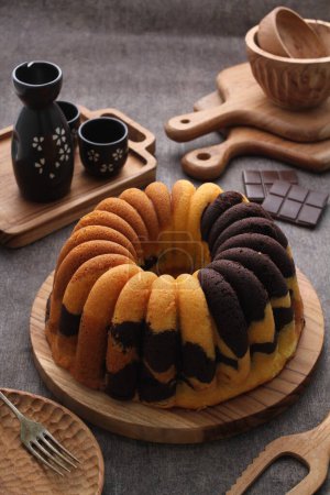 Téléchargez les photos : Gâteau au chocolat aux noix et au miel - en image libre de droit