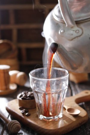 Foto de Taza de café con granos de café - Imagen libre de derechos