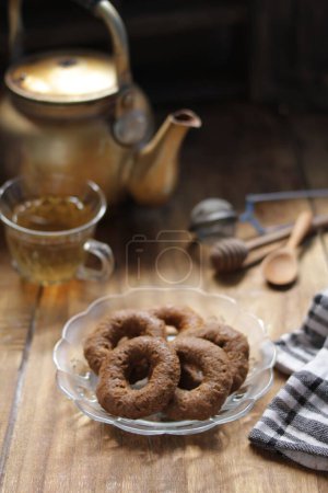 Téléchargez les photos : Chocolate cake with cinnamon and coffee - en image libre de droit