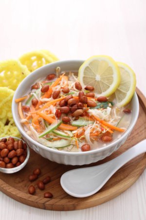Téléchargez les photos : Nourriture coréenne nouilles de riz, légumes et nouilles - en image libre de droit