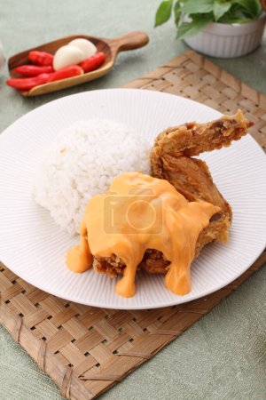 Téléchargez les photos : Une photo de cuisine de curry au poulet - en image libre de droit