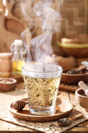 Téléchargez les photos : Tasse de thé chaud - en image libre de droit
