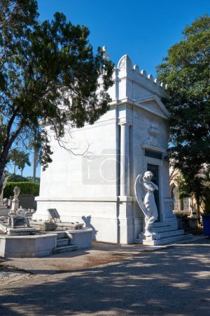 Foto de El cementerio de Coln es declarado Monumento Nacional de Cuba. Con sus 57 hectáreas, es el cementerio más importante del país. - Imagen libre de derechos