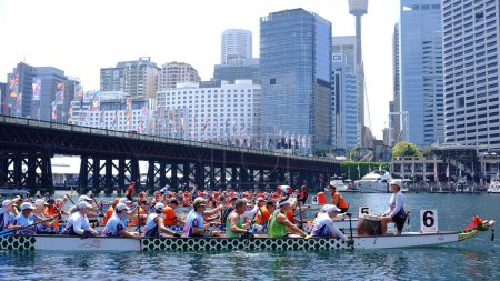 Foto de Dragon boat race. Cockle Bay Wharf, Sydney. 28 January 2023. - Imagen libre de derechos