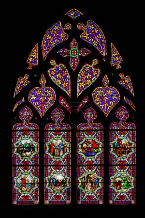 Téléchargez les photos : Quimper. Vitrail de la cathedrale Saint-Corentin. Finistere. Bretagne - en image libre de droit