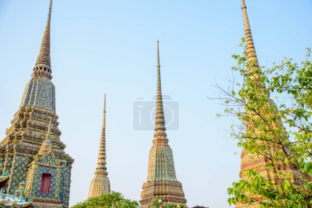 Foto de Stupa y Pagoda del templo de Wat Pho y del Gran Palacio Bangkok.Tailandia - Imagen libre de derechos