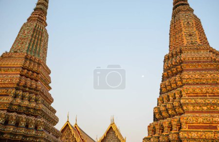 Téléchargez les photos : Stupa et Pagode du temple de Wat Pho et Grand Palace Bangkok.Thailand - en image libre de droit