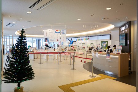 Téléchargez les photos : Hokkaido, Japan  - December 21, 2022 : Sapporo OLYMPIC Museum Shop at the foot of Okurayama Jump Ski Stadium in Sapporo City, Hokkaido, Japan - en image libre de droit