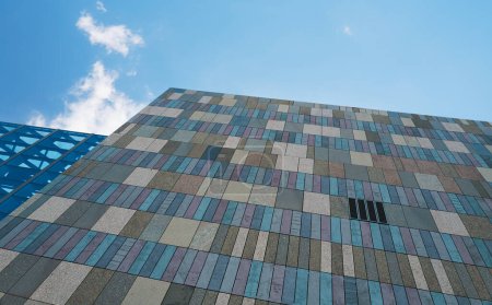 Téléchargez les photos : Rectangle marbre carreaux de pierre mur du bâtiment moderne extérieur - en image libre de droit