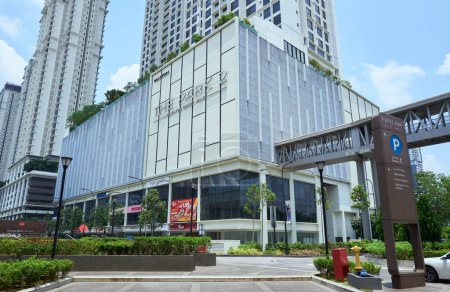 Foto de Kuala Lumpur, Malasia, 13 de octubre de 2023: Vista exterior del lujoso condominio de Pavilion Bukit Jalil, Al lado del condominio hay un famoso centro comercial Pavillion - Imagen libre de derechos