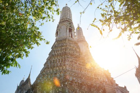 Foto de Templo de Wat Arun al amanecer en Bangkok Tailandia - Imagen libre de derechos