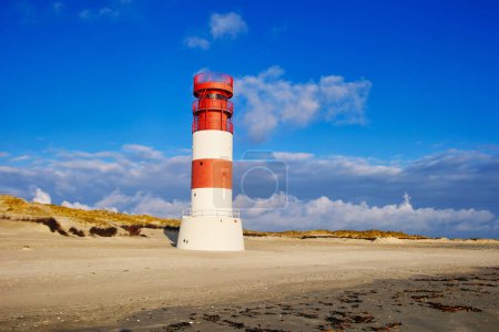 Téléchargez les photos : Le phare de Helgoland Dune, Schleswig-Holstein, Allemagne, Europe - en image libre de droit