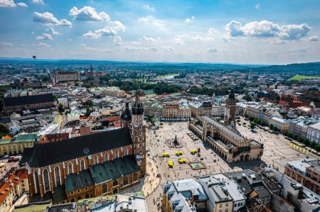 Téléchargez les photos : Main Square in Krakow, Poland - en image libre de droit