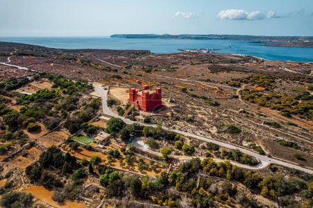 Foto de La Torre Roja en Melliea, Malta - Imagen libre de derechos