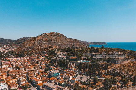 Foto de Ciudad de Nafplio en Grecia en segundo plano - Imagen libre de derechos