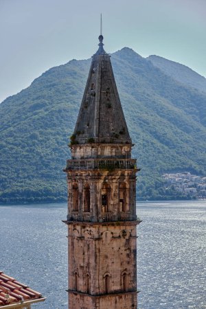 Foto de Ciudad de Perast en Montenegro en segundo plano - Imagen libre de derechos