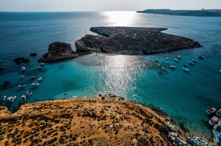 Téléchargez les photos : Île de Comino à Malte sur fond - en image libre de droit