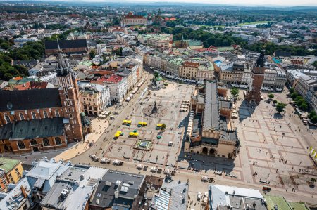 Téléchargez les photos : Main Square in Krakow, Poland - en image libre de droit