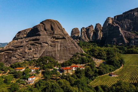 Téléchargez les photos : Les monastères de meteora à kalambaka, Grèce - en image libre de droit