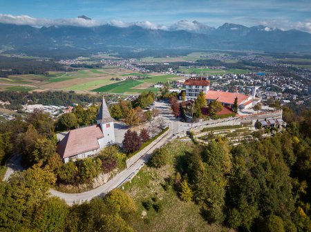 Téléchargez les photos : Église Saint-Primoz et Felicijan à Jamnik, Slovénie - en image libre de droit