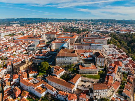 Téléchargez les photos : Ville de Coimbra au Portugal, Europe - en image libre de droit