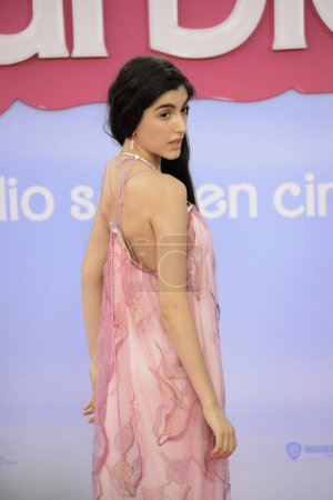 Foto de Paula Losada, bailarina y modelo, en el estreno del evento privado de la película, Barbie, durante un evento de alfombra rosa en el Gran Teatro Caixabank que incluyó una zona chill out, Madrid España.. - Imagen libre de derechos