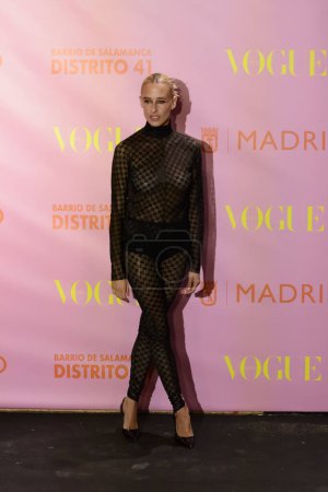 Foto de Olivia Baglivi asistió a Vogue Fashions Night Out 2023 en el distrito de la moda, Distrito de Salamanca 41 Madrid España. Madrid España 21 de septiembre de 2023 - Imagen libre de derechos